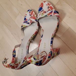High heels - colorful abstract pattern